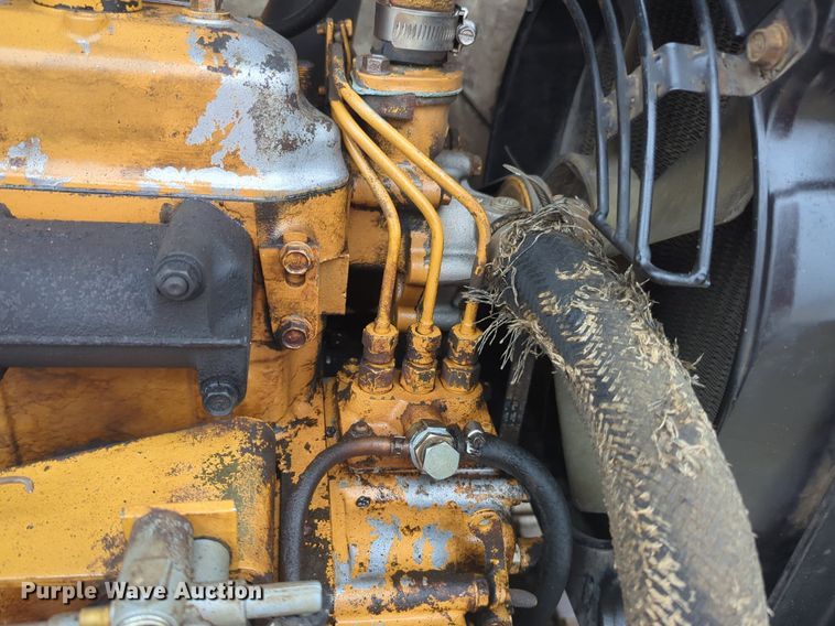 image for item NZ9600 1989 Bobcat 100 mini excavator