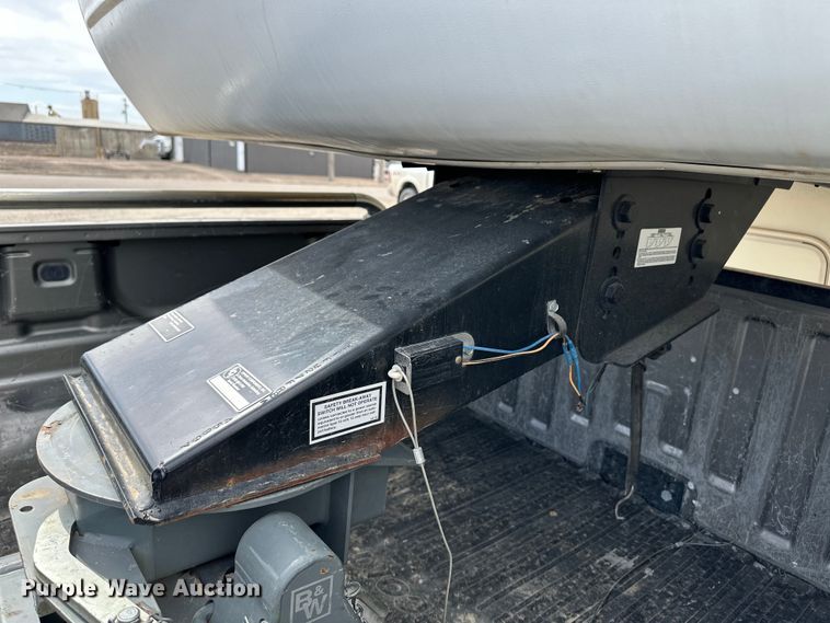 image for item OA9707 2001 Gulf Stream camper