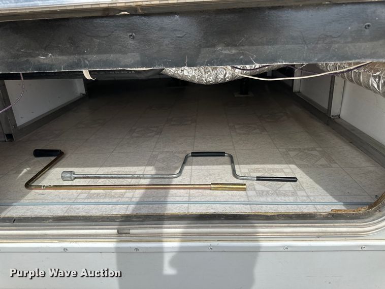 image for item OA9707 2001 Gulf Stream camper