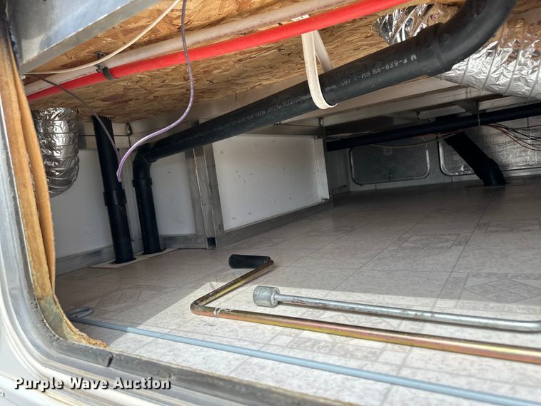 image for item OA9707 2001 Gulf Stream camper