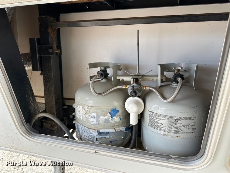 image for item OA9707 2001 Gulf Stream camper