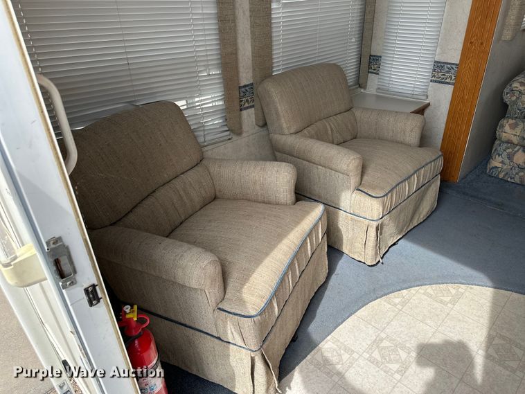 image for item OA9707 2001 Gulf Stream camper