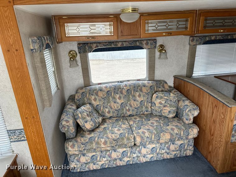 image for item OA9707 2001 Gulf Stream camper
