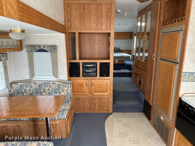 image for item OA9707 2001 Gulf Stream camper