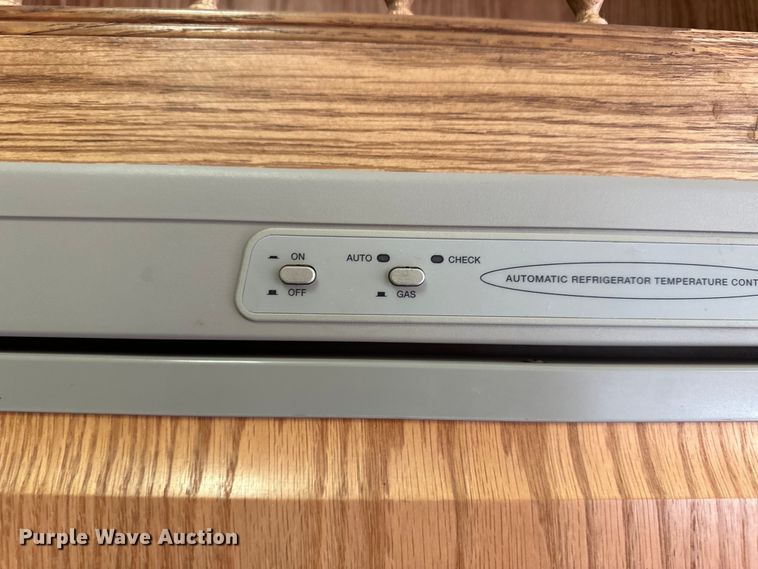 image for item OA9707 2001 Gulf Stream camper