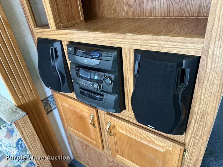 image for item OA9707 2001 Gulf Stream camper