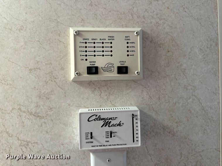 image for item OA9707 2001 Gulf Stream camper