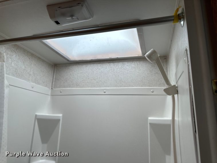 image for item OA9707 2001 Gulf Stream camper