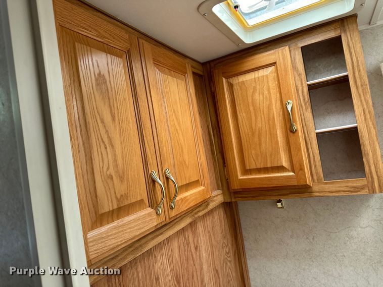 image for item OA9707 2001 Gulf Stream camper