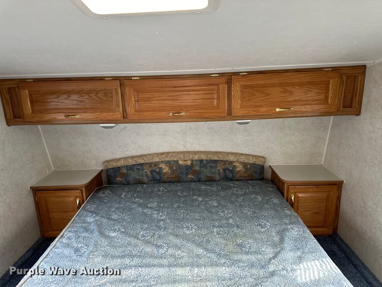 image for item OA9707 2001 Gulf Stream camper