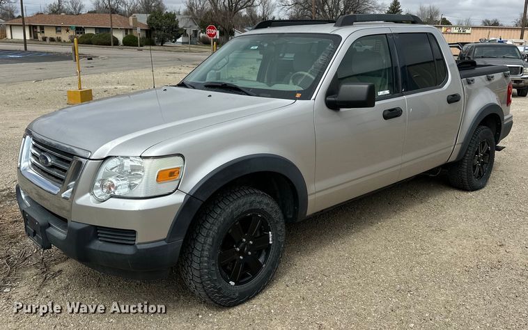 image for item OE9024 2007 Ford Explorer Sport Trac pickup truck