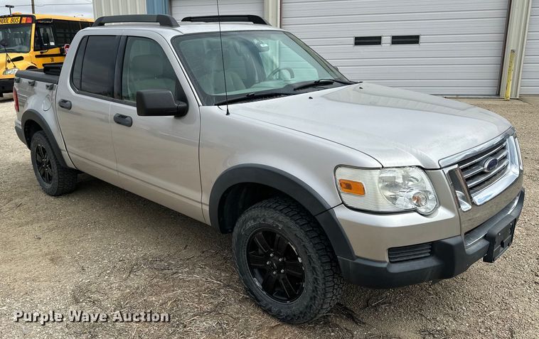 image for item OE9024 2007 Ford Explorer Sport Trac pickup truck