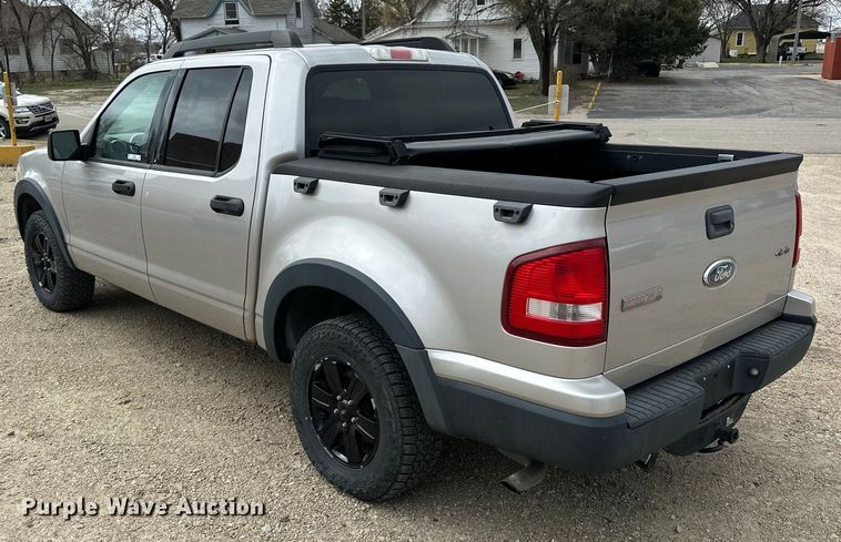 image for item OE9024 2007 Ford Explorer Sport Trac pickup truck