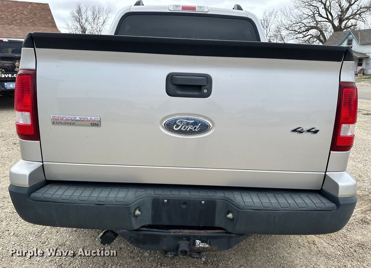 image for item OE9024 2007 Ford Explorer Sport Trac pickup truck