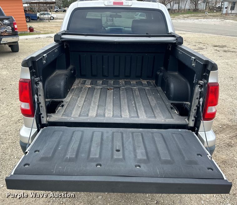image for item OE9024 2007 Ford Explorer Sport Trac pickup truck