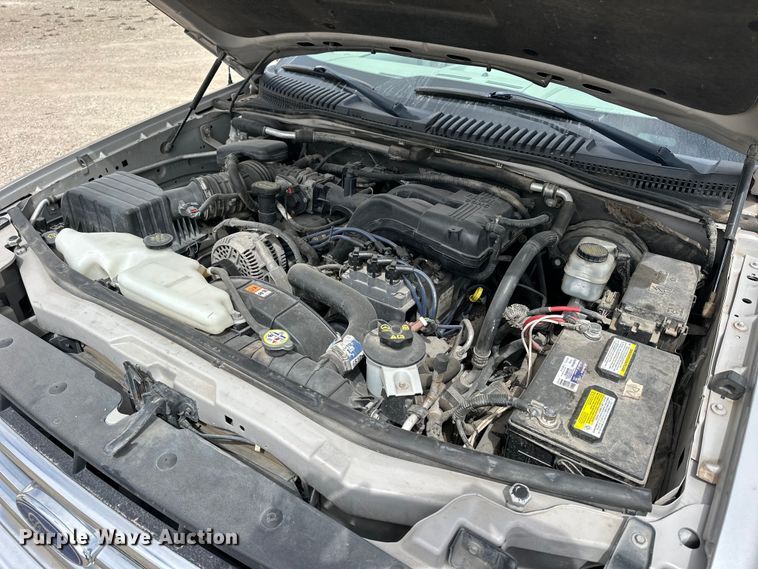 image for item OE9024 2007 Ford Explorer Sport Trac pickup truck