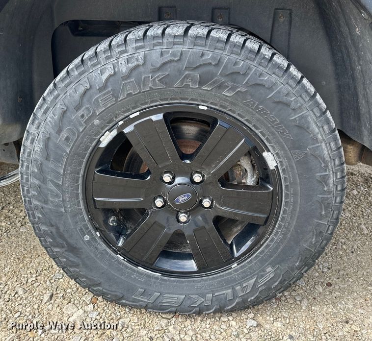 image for item OE9024 2007 Ford Explorer Sport Trac pickup truck