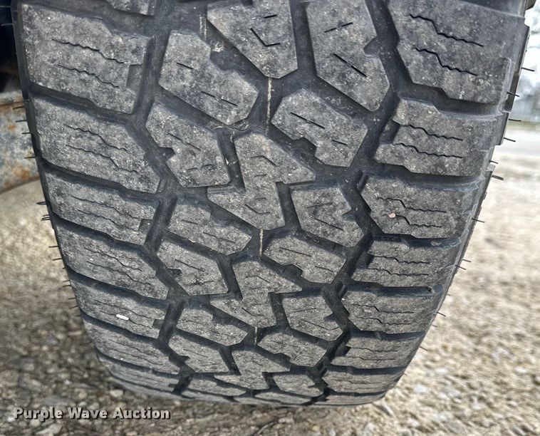 image for item OE9024 2007 Ford Explorer Sport Trac pickup truck