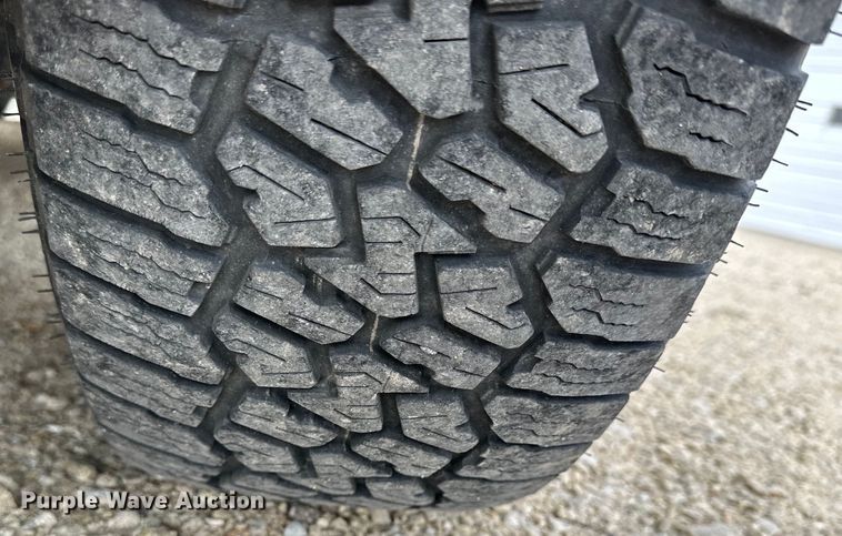 image for item OE9024 2007 Ford Explorer Sport Trac pickup truck