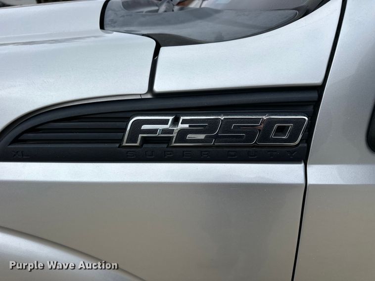 image for item OE9026 2015 Ford F250 Super Duty Crew Cab pickup truck