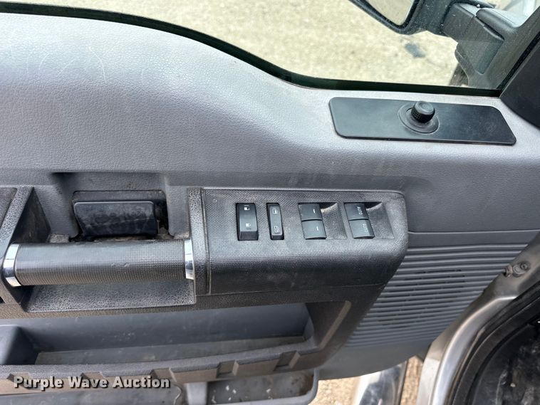 image for item OE9026 2015 Ford F250 Super Duty Crew Cab pickup truck