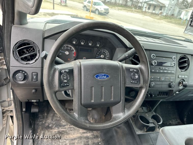 image for item OE9026 2015 Ford F250 Super Duty Crew Cab pickup truck