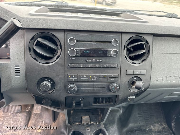 image for item OE9026 2015 Ford F250 Super Duty Crew Cab pickup truck