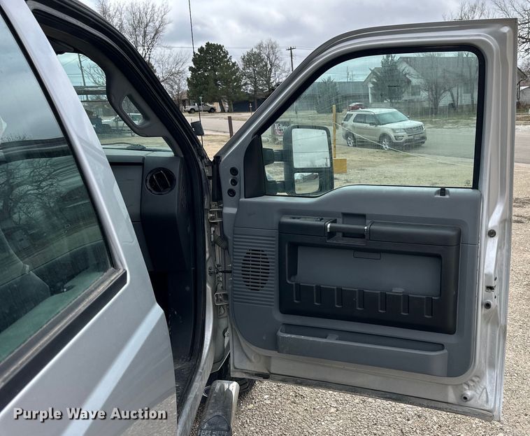 image for item OE9026 2015 Ford F250 Super Duty Crew Cab pickup truck