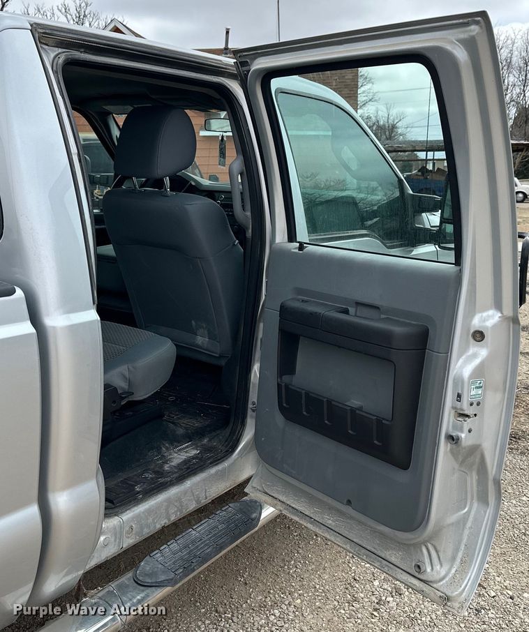 image for item OE9026 2015 Ford F250 Super Duty Crew Cab pickup truck
