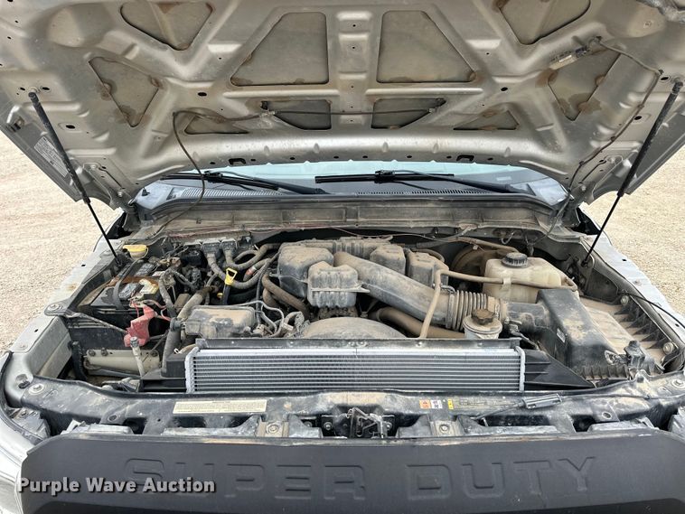image for item OE9026 2015 Ford F250 Super Duty Crew Cab pickup truck