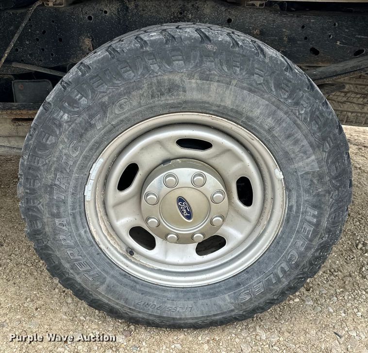 image for item OE9026 2015 Ford F250 Super Duty Crew Cab pickup truck