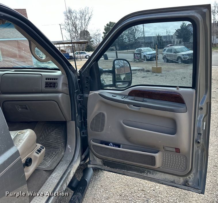 image for item OE9035 2002 Ford  Excursion Limited SUV