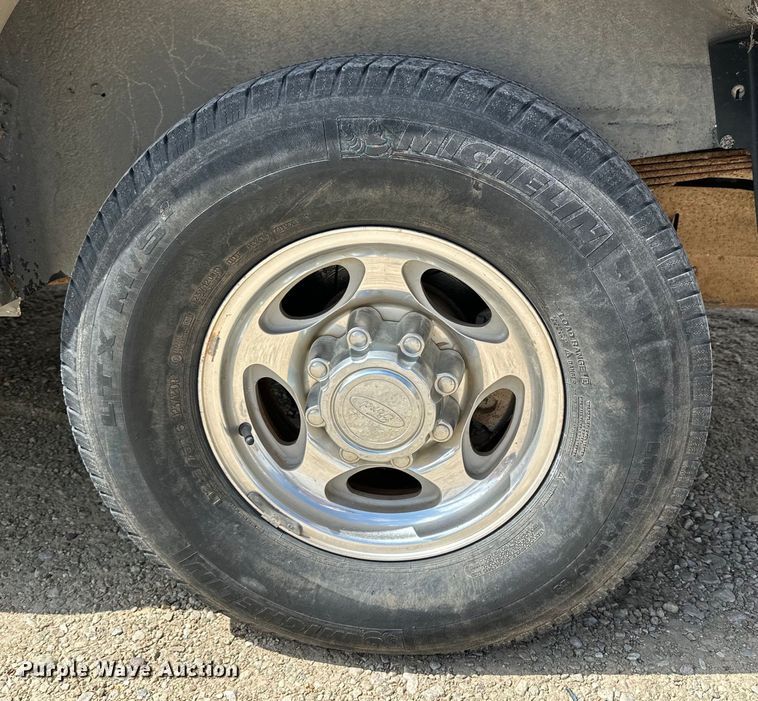 image for item OE9035 2002 Ford  Excursion Limited SUV