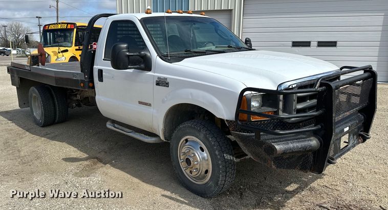 image for item OE9036 2004 Ford  F550 bale bed truck