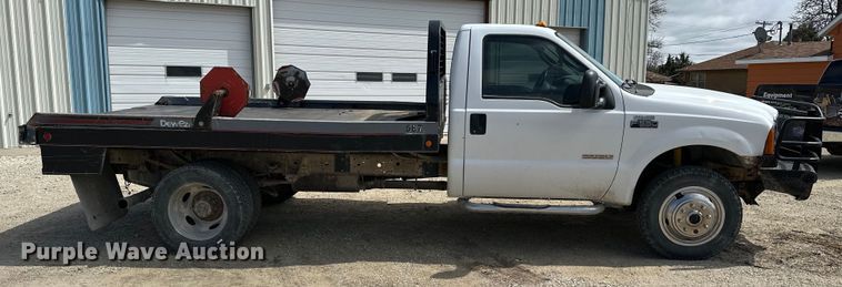 image for item OE9036 2004 Ford  F550 bale bed truck