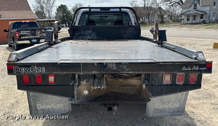 image for item OE9036 2004 Ford  F550 bale bed truck
