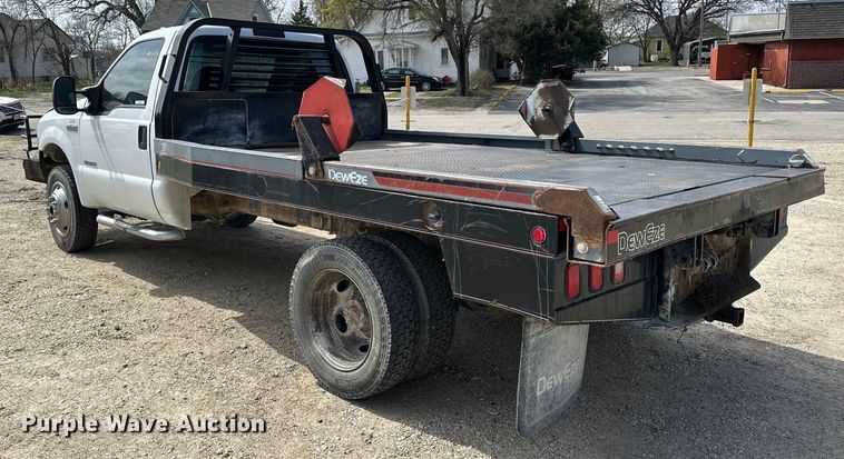 image for item OE9036 2004 Ford  F550 bale bed truck