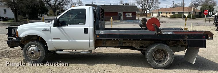 image for item OE9036 2004 Ford  F550 bale bed truck