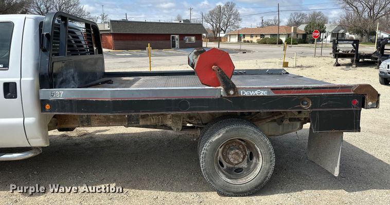 image for item OE9036 2004 Ford  F550 bale bed truck