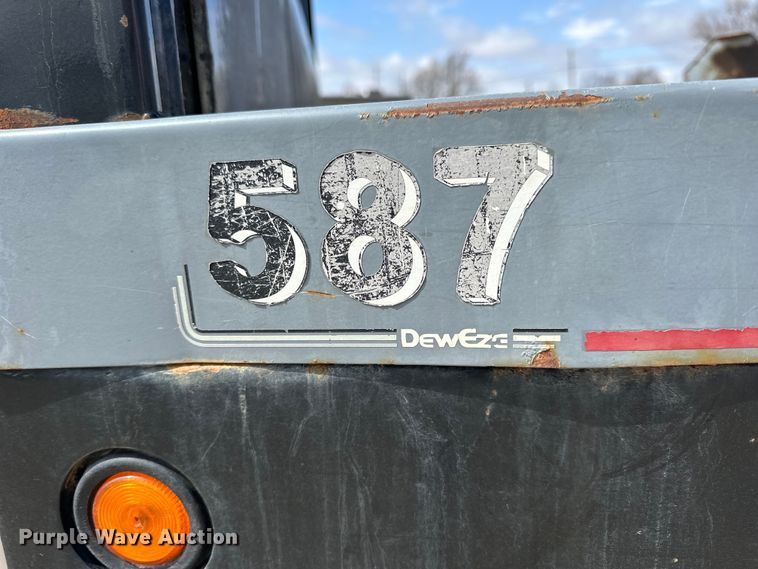 image for item OE9036 2004 Ford  F550 bale bed truck