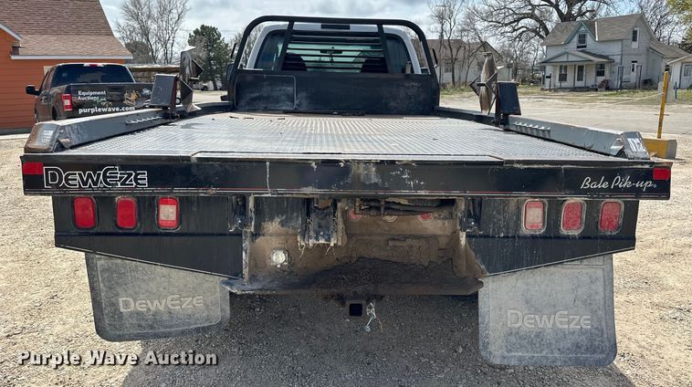 image for item OE9036 2004 Ford  F550 bale bed truck