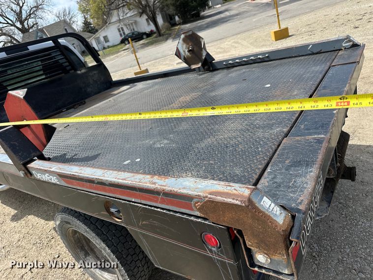 image for item OE9036 2004 Ford  F550 bale bed truck