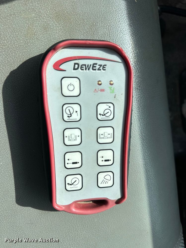 image for item OE9036 2004 Ford  F550 bale bed truck