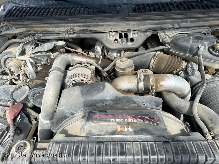 image for item OE9036 2004 Ford  F550 bale bed truck