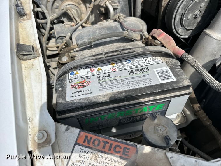 image for item OE9036 2004 Ford  F550 bale bed truck