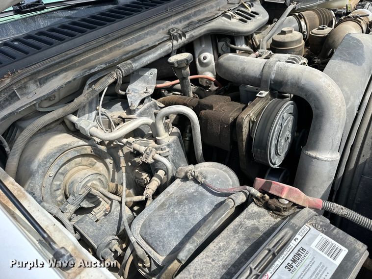 image for item OE9036 2004 Ford  F550 bale bed truck