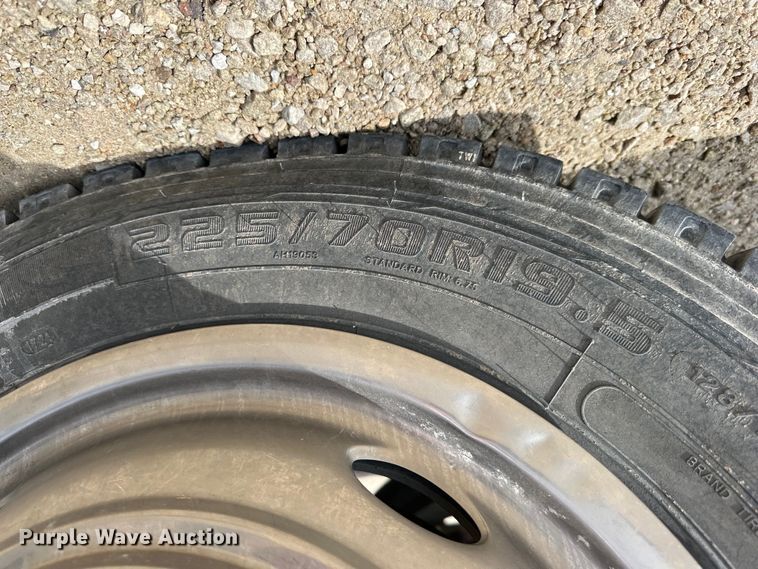 image for item OE9036 2004 Ford  F550 bale bed truck