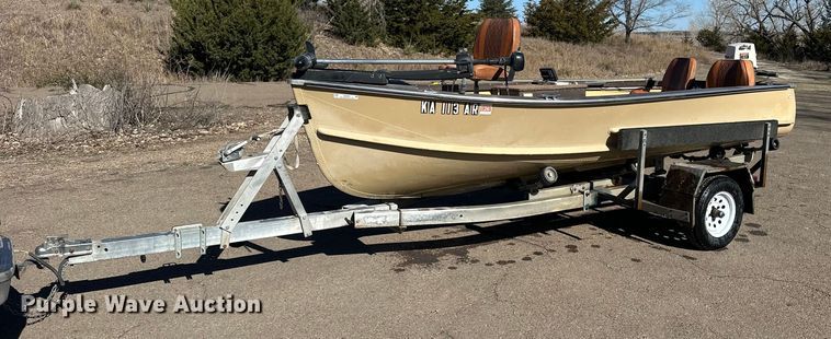 image for item OE9045 1958 Crestliner boat