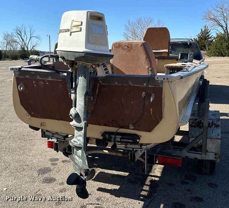 image for item OE9045 1958 Crestliner boat