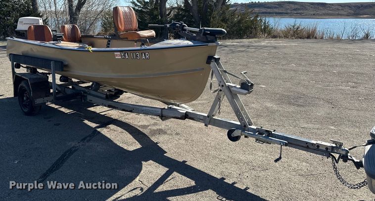 image for item OE9045 1958 Crestliner boat